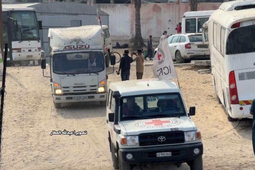 خلال تسليم جثامين الشهداء في غزة