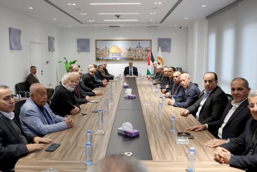 الشيخ يستقبل وفدا من المتقاعدين العسكريين 