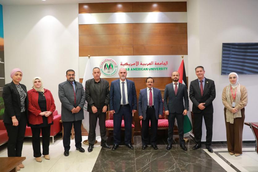 جانب من الزيارة