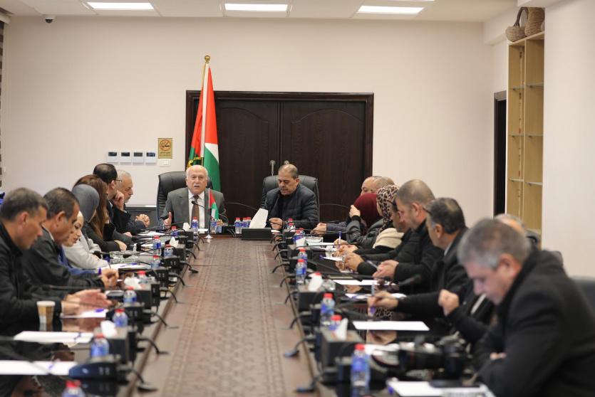 جانب من اللقاءات التي عقدها وزير الاقتصاد في سلفيت