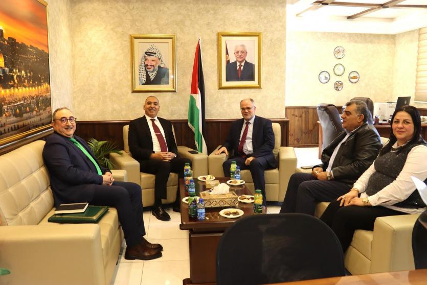 خلال اللقاء