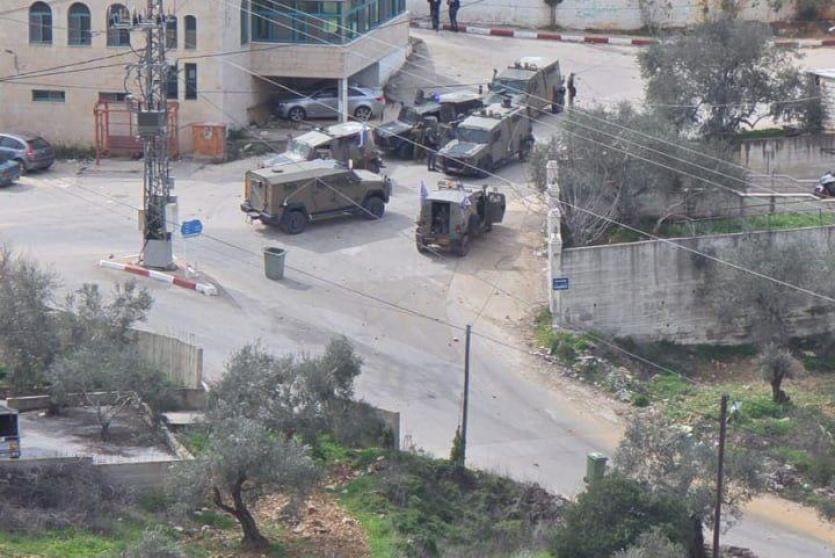 الاحتلال يحاصر مسجدا في تلفيت