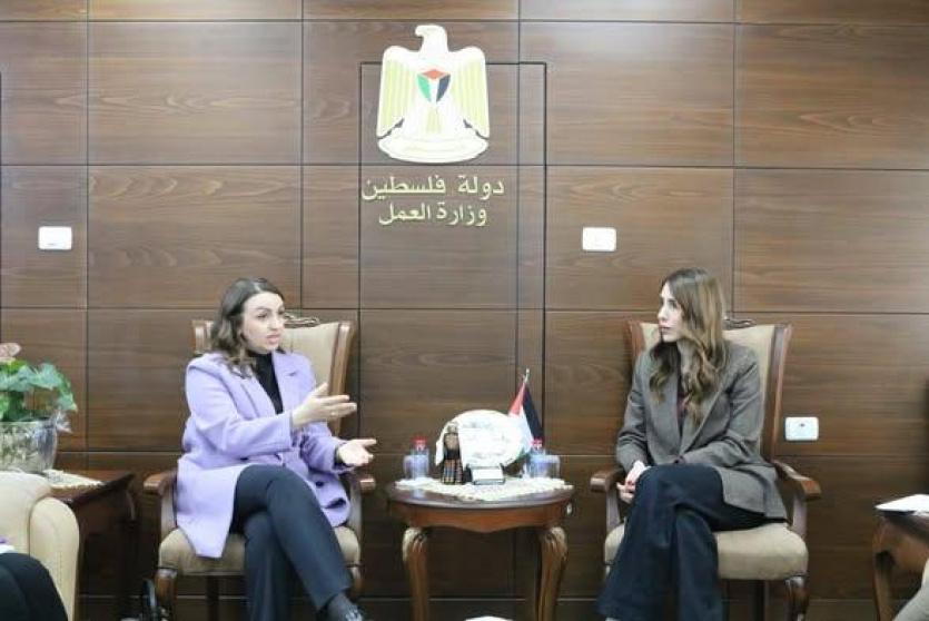 وزيرة العمل تبحث مع SPARK وFlow تطوير سياسات وطنية لتعزيز الريادة والاقتصاد الأخضر.