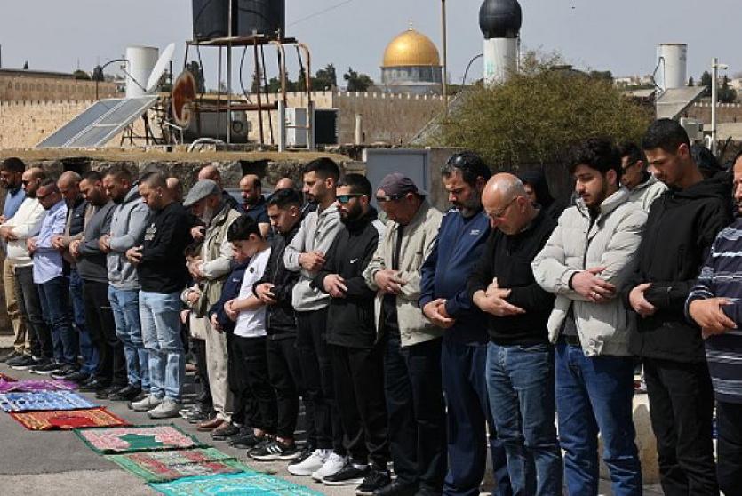 الاحتلال يواصل إغلاق الأقصى.. مئات الآلاف سيحرمون من أداء صلاة العيد غدا