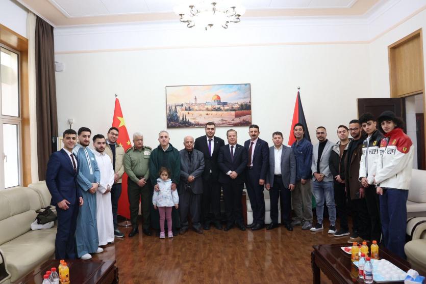 السفير جواد عواد يستقبل أبناء الجالية الفلسطينية بمناسبة عيد الفطر السعيد