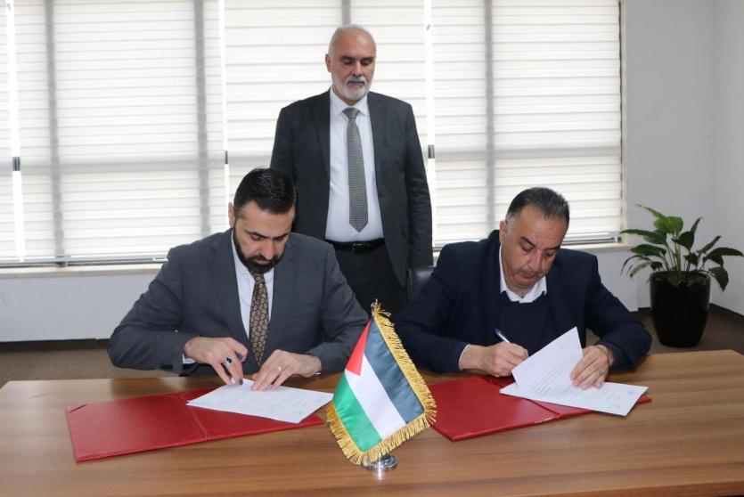 وزارة الزراعة وبلدية البيرة توقعان مذكرة تفاهم لإنشاء مشتل حرجي مركزي ودعم المزارعين