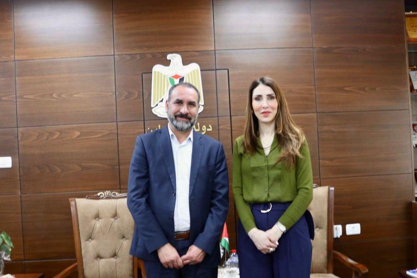 وزيرة العمل تبحث تعزيز تمكين النساء وذوي الإعاقة اقتصادياً مع مؤسسة شركاء في التنمية المستدامة