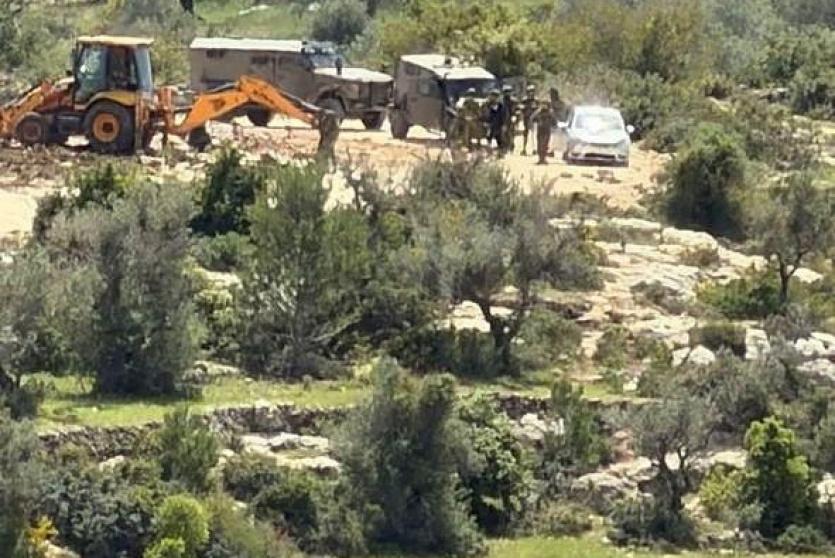 الاحتلال يستولي على جرافتين في دير غسانة شمال غرب رام الله