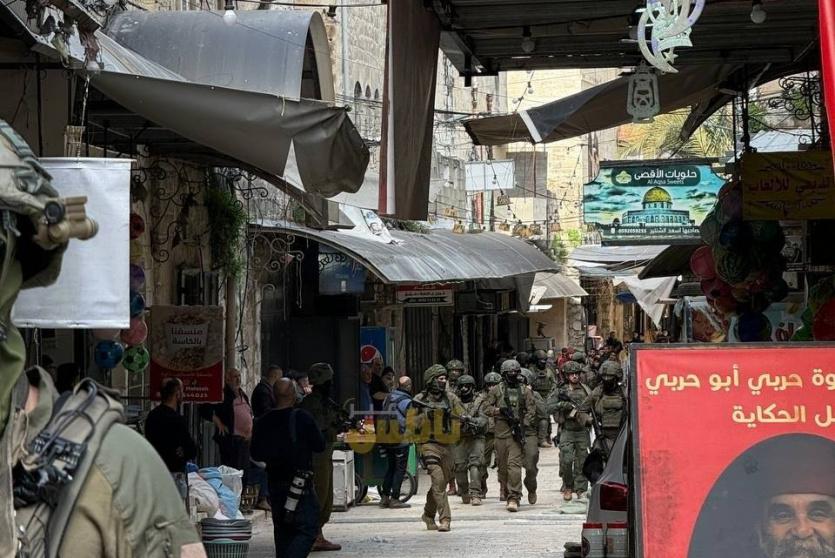 إصابة طفل وشاب برصاص الاحتلال خلال اقتحام مدينة نابلس