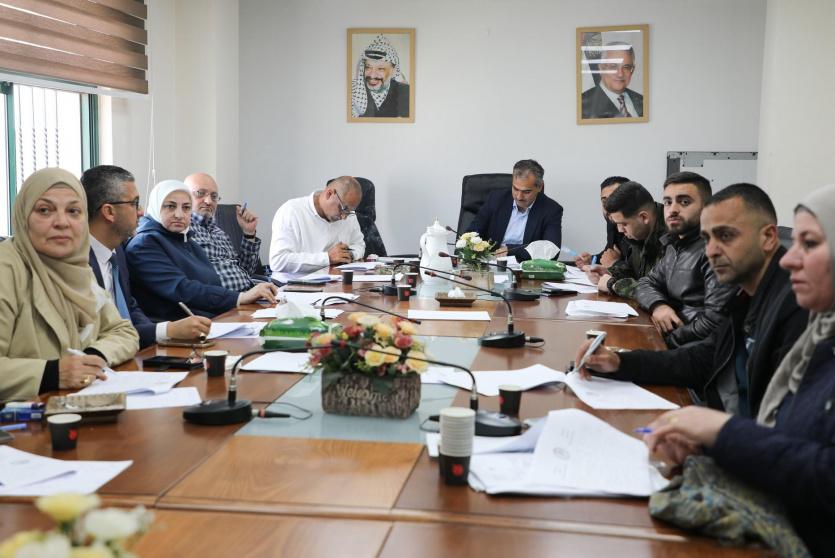 سلطة الأراضي تترأس اجتماع لجنة حماية أملاك الدولة والأراضي الوقفية وتقر إزالة تعديات في عدة محافظات