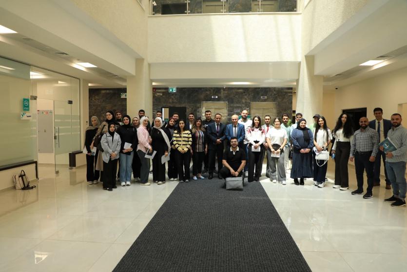 جانب من الزيارة