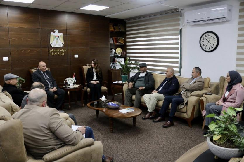 وزيرة العمل تبحث آفاق التعاون مع اتحاد صناعة الحجر والرخام